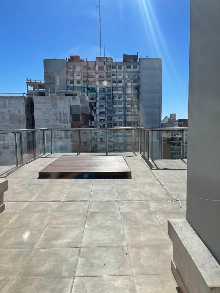 ALQUILER DUPLEX UN DORMITORIO CON PATIO. Amenities. Corrientes y Pellegrini