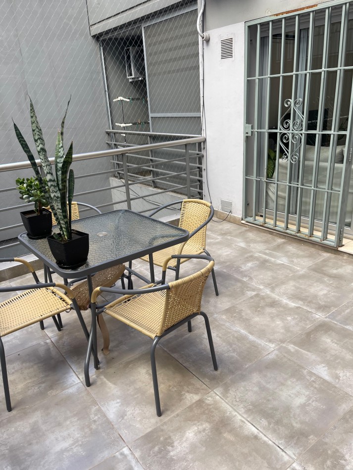 ALQUILER DUPLEX UN DORMITORIO CON PATIO. Amenities. Corrientes y Pellegrini