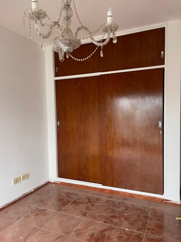 Excelente Oportunidad en Barrio Martin: 2 Dormitorios, Balcon a la Calle 