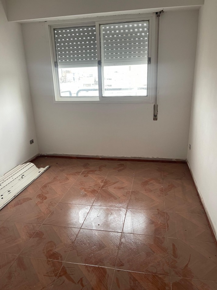 Excelente Oportunidad en Barrio Martin: 2 Dormitorios, Balcon a la Calle 