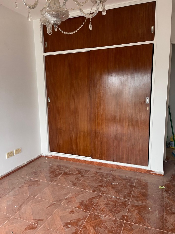 Excelente Oportunidad en Barrio Martin: 2 Dormitorios, Balcon a la Calle 