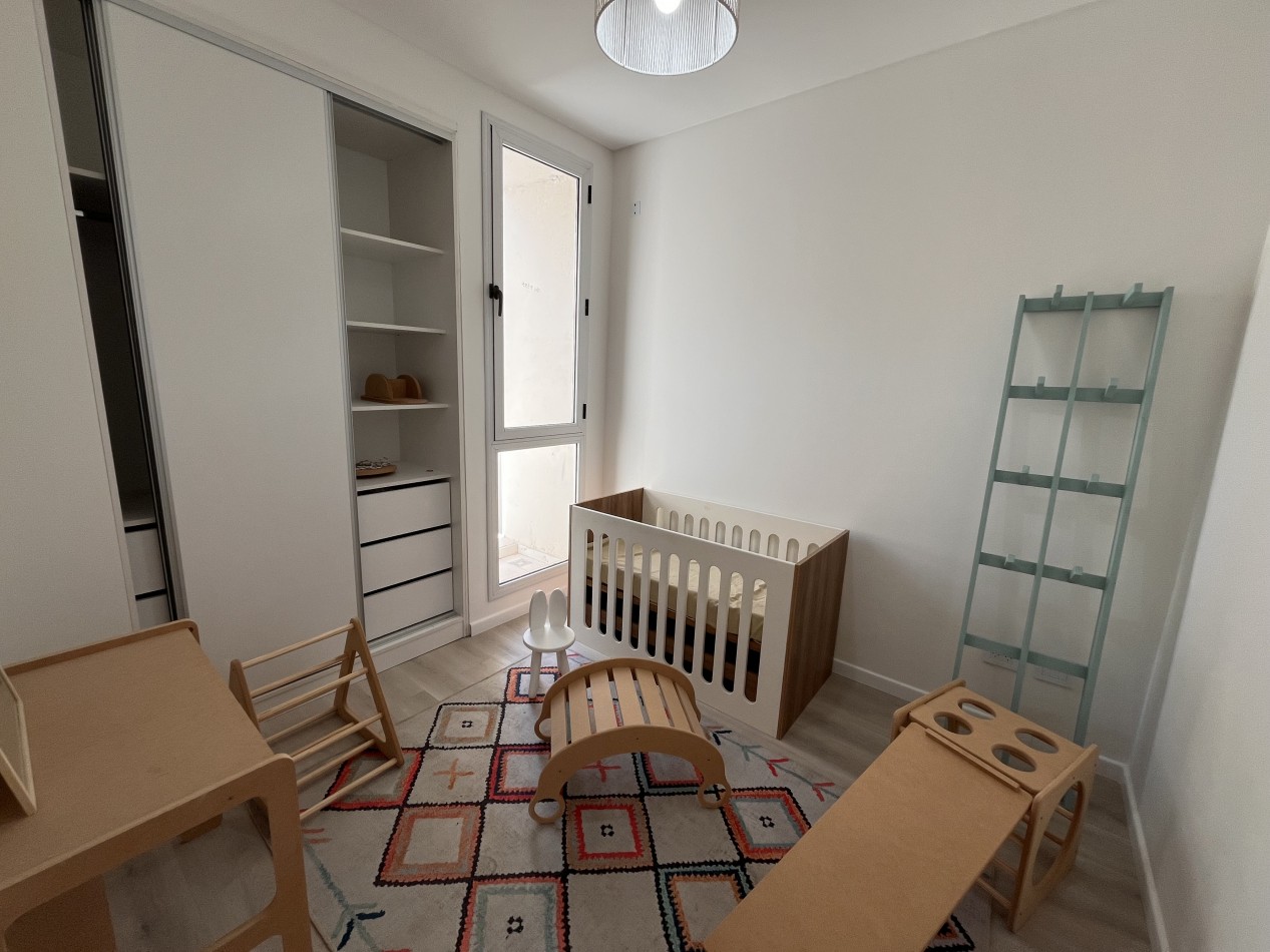 VENTA CASA PASILLO reciclada a NUEVA, 3 DORMITORIOS, PISCINA, QUINCHO, PARRILLERO - BALCARCE 1400