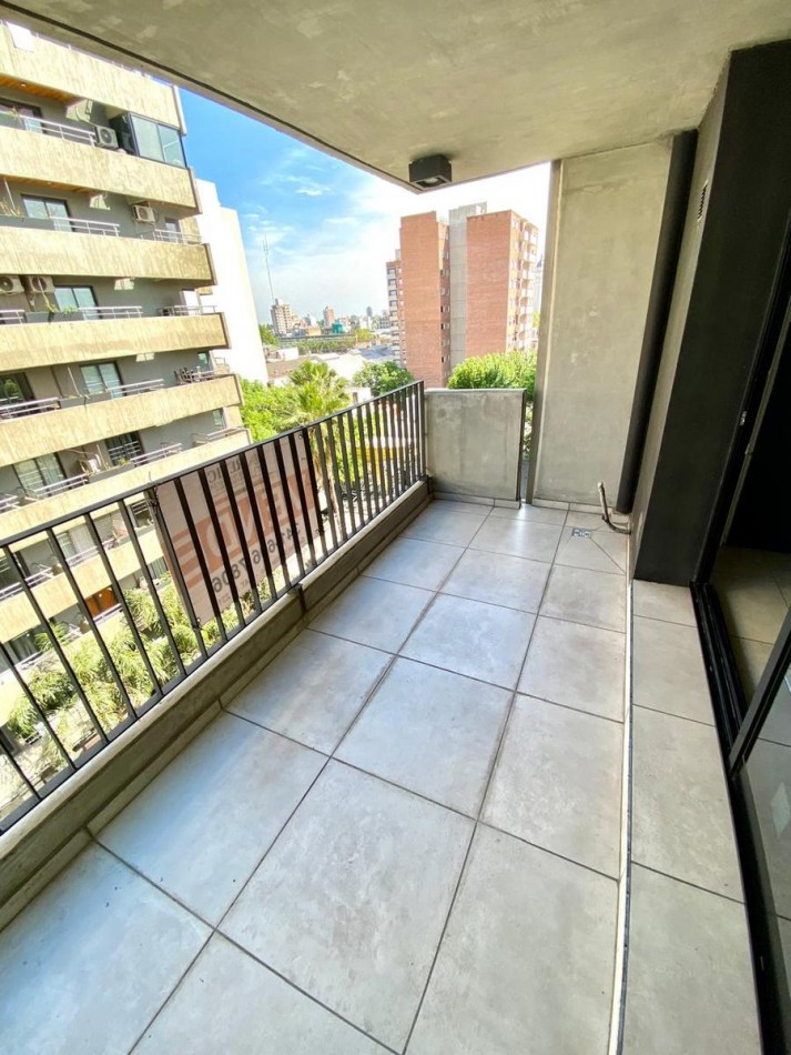 AMPLIO MONOAMBIENTE A ESTRENAR, BALCON AL FRENTE - TERRAZA - CAFFERATA AL 900