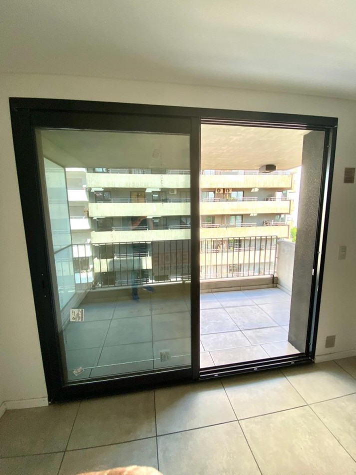 AMPLIO MONOAMBIENTE A ESTRENAR, BALCON AL FRENTE - TERRAZA - CAFFERATA AL 900