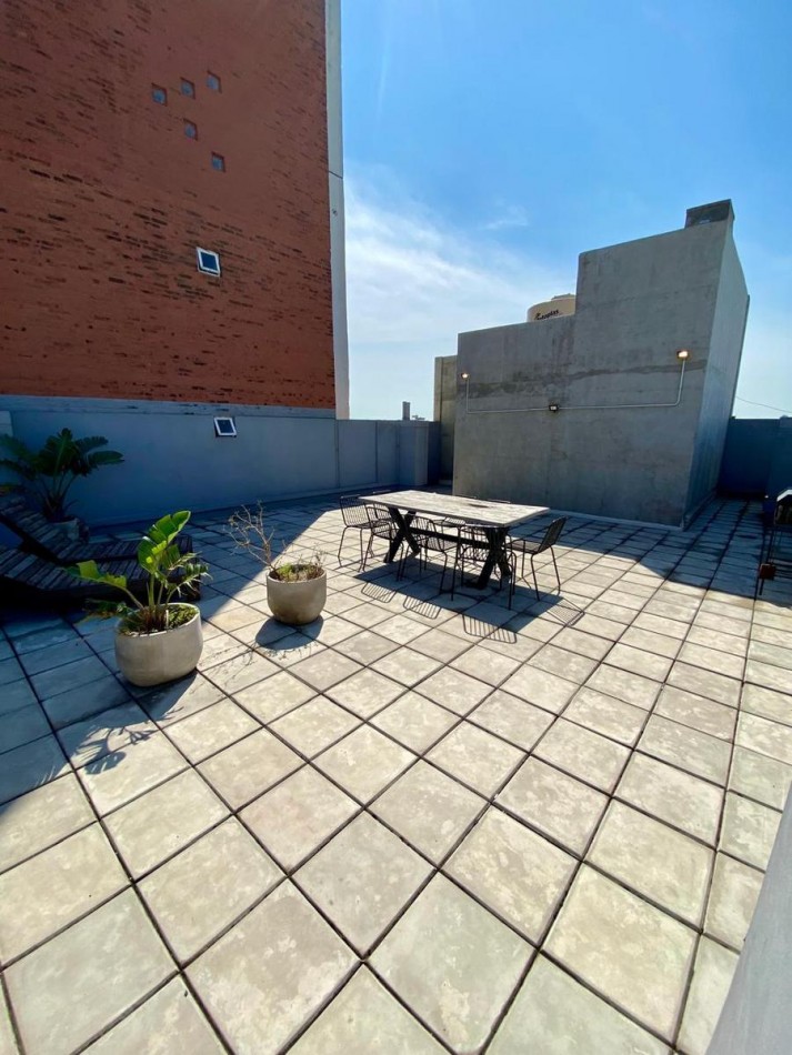 AMPLIO MONOAMBIENTE A ESTRENAR, BALCON AL FRENTE - TERRAZA - CAFFERATA AL 900