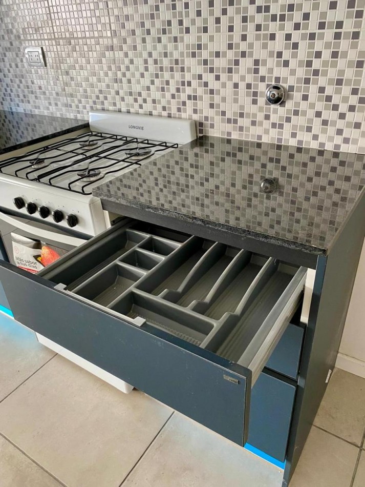 AMPLIO MONOAMBIENTE A ESTRENAR, BALCON AL FRENTE - TERRAZA - CAFFERATA AL 900