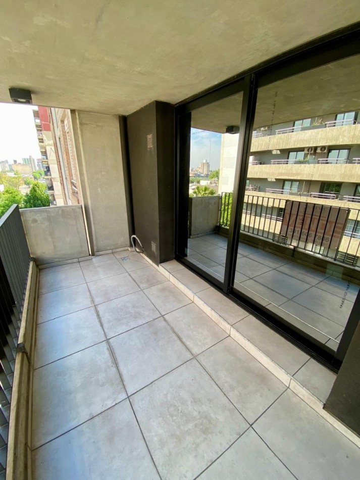 AMPLIO MONOAMBIENTE A ESTRENAR, BALCON AL FRENTE - TERRAZA - CAFFERATA AL 900