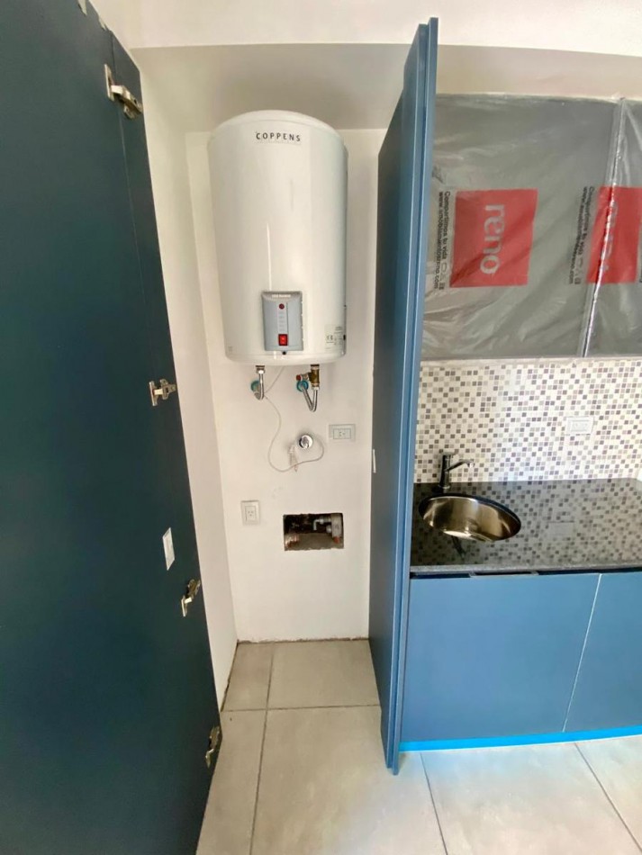 AMPLIO MONOAMBIENTE A ESTRENAR, BALCON AL FRENTE - TERRAZA - CAFFERATA AL 900