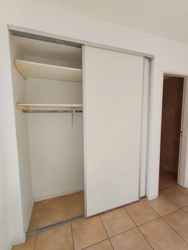 Alquiler amplio monoambiente. Mendoza 2600