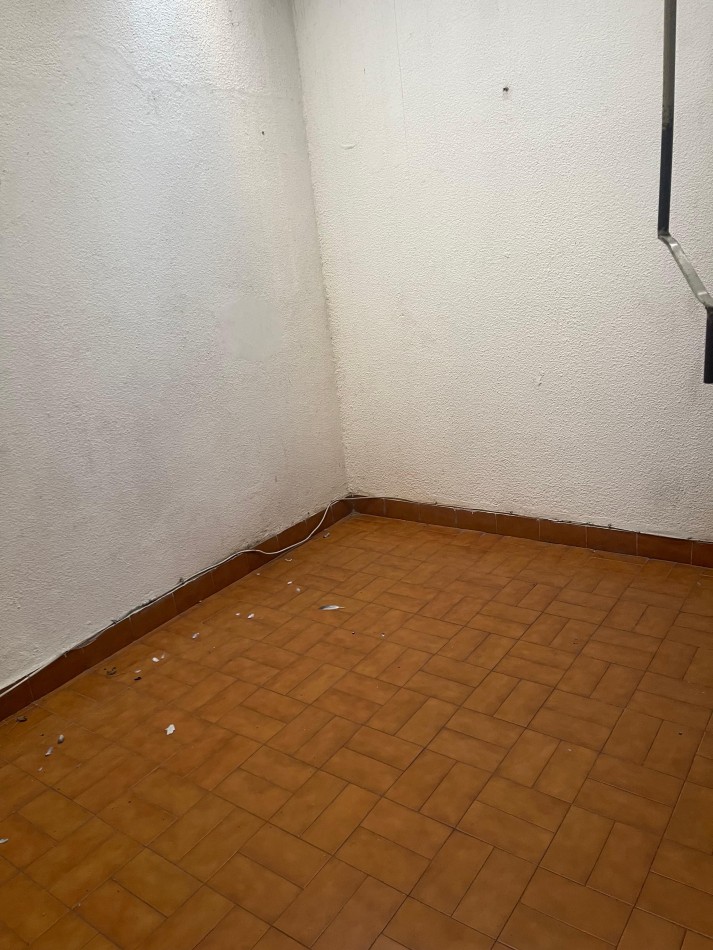 Alquiler departamento planta baja con patio. Dos Dormitorios. Pellegrini y Maipu