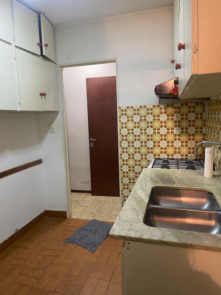 Alquiler departamento planta baja con patio. Dos Dormitorios. Pellegrini y Maipu