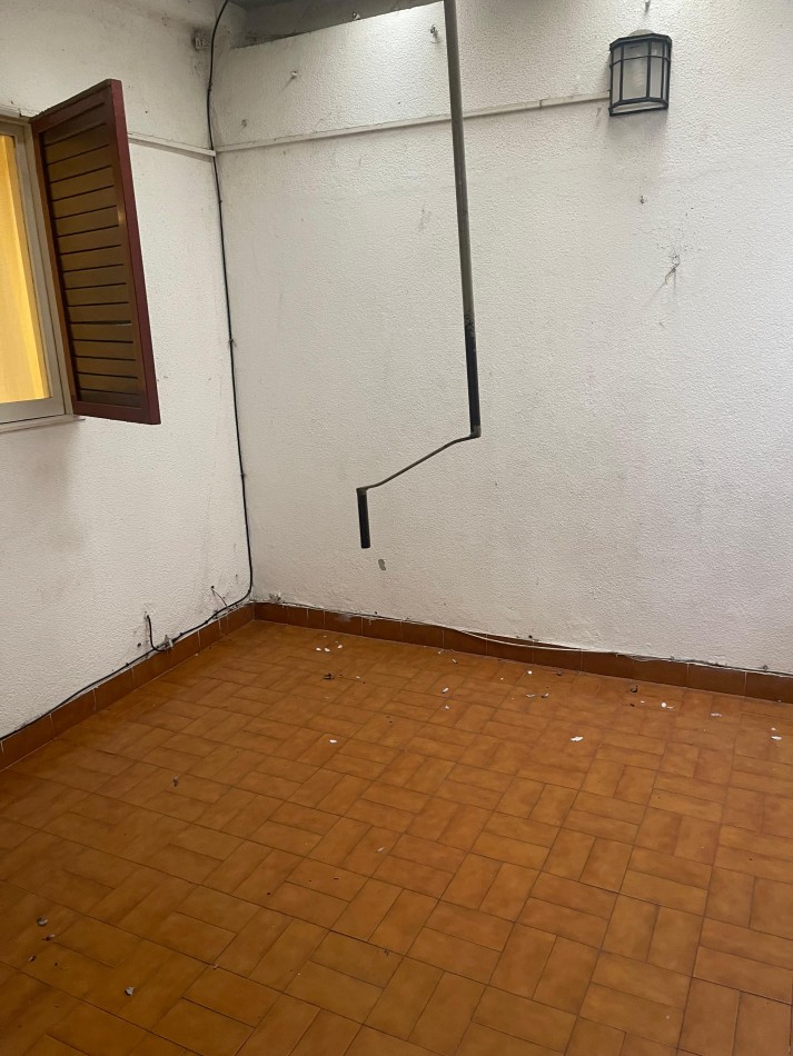 Alquiler departamento planta baja con patio. Dos Dormitorios. Pellegrini y Maipu