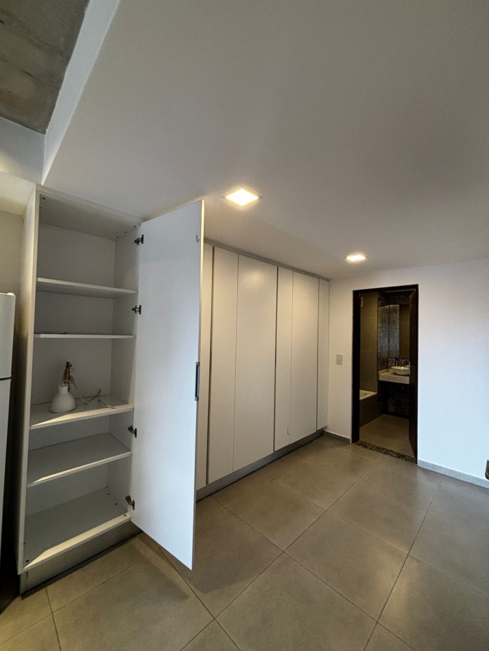 Amplio monoambiente a la venta. Amueblado. Barrio Abasto. Consultar financiacion