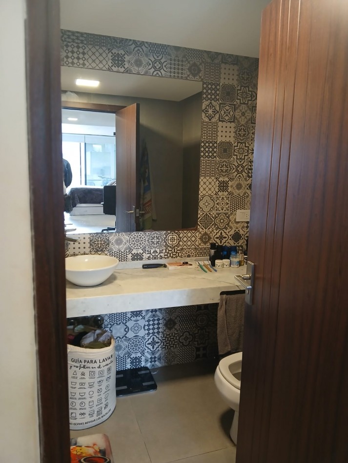 Amplio monoambiente a la venta. Amueblado. Barrio Abasto. Consultar financiacion