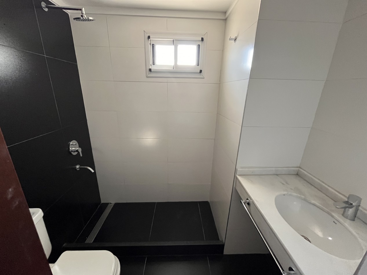 VENTA MONOAMBIENTES - Balcones vidriados al frente - Entrega INMEDIATA - Zeballos 2200