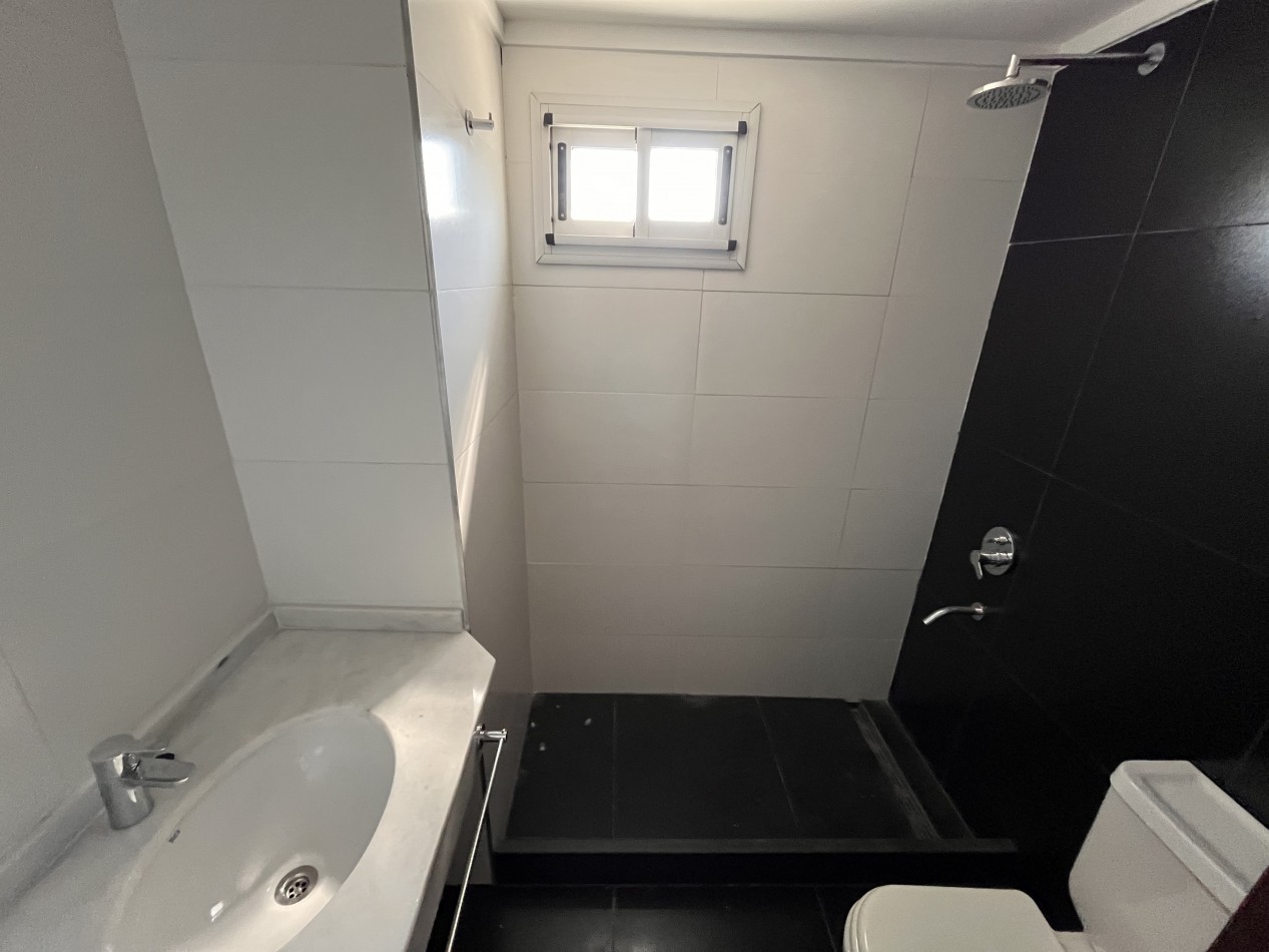 VENTA MONOAMBIENTES - Balcones vidriados al frente - Entrega INMEDIATA - Zeballos 2200