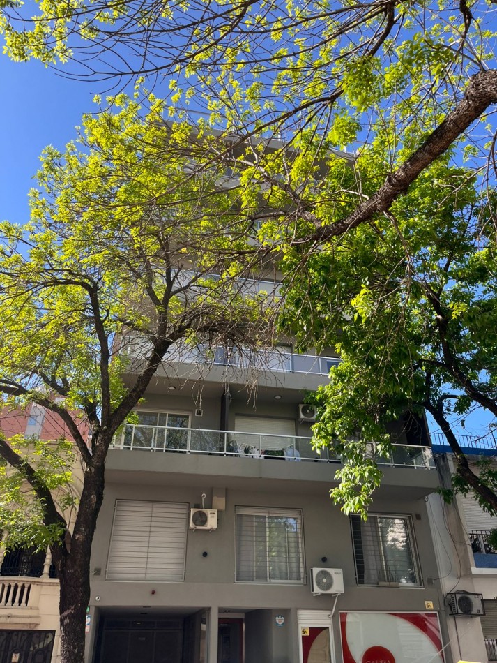 VENTA MONOAMBIENTES - Balcones vidriados al frente - Entrega INMEDIATA - Zeballos 2200