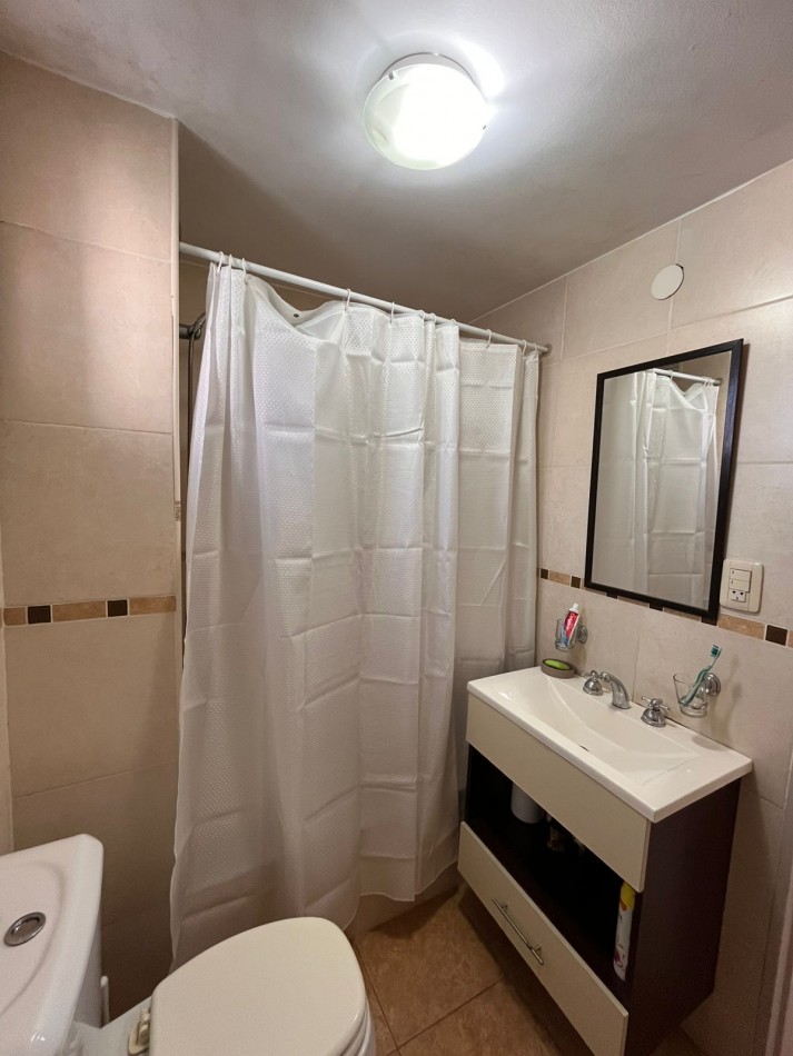 SEMIPISO DE UN DORMITORIO - Balcon al frente - Con cochera - Zeballos 1700