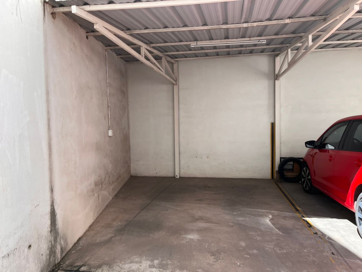 SEMIPISO DE UN DORMITORIO - Balcon al frente - Con cochera - Zeballos 1700