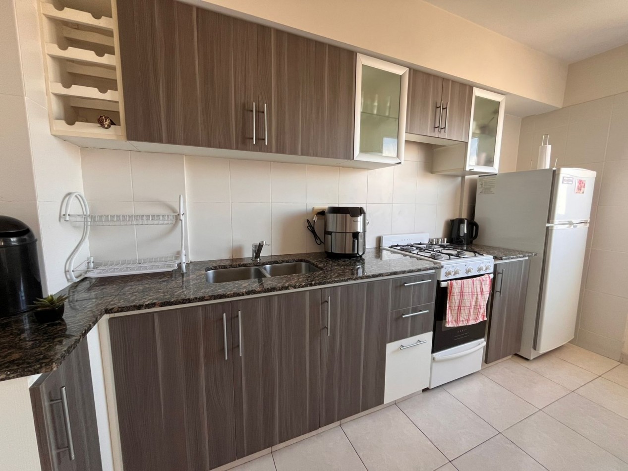 SEMIPISO DE UN DORMITORIO - Balcon al frente - Con cochera - Zeballos 1700