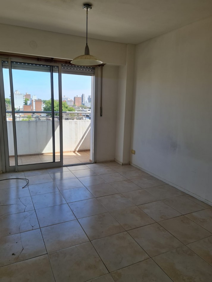 EN ALQUILER!. Amplio departamento 1 dormitorio. cafferata 920