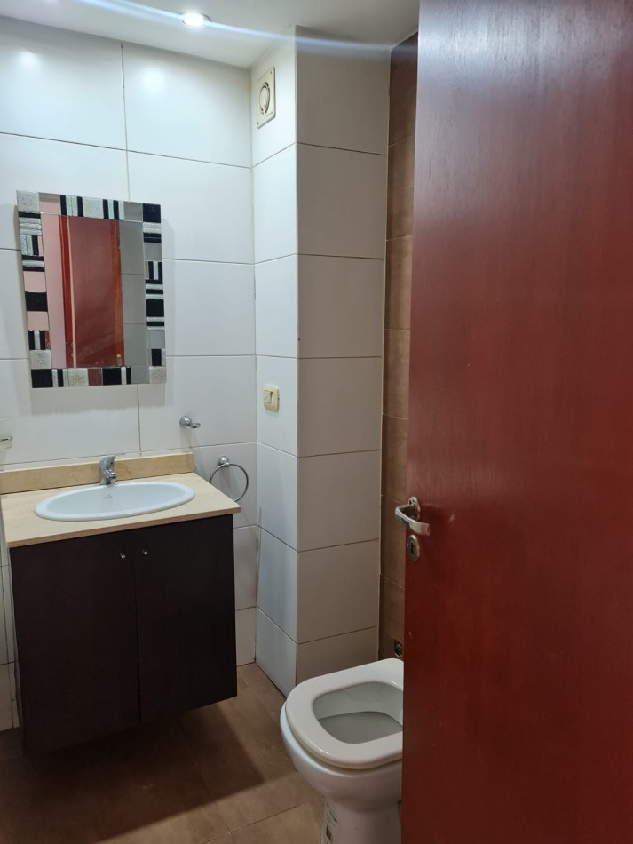 EN ALQUILER!. Amplio departamento 1 dormitorio. cafferata 920