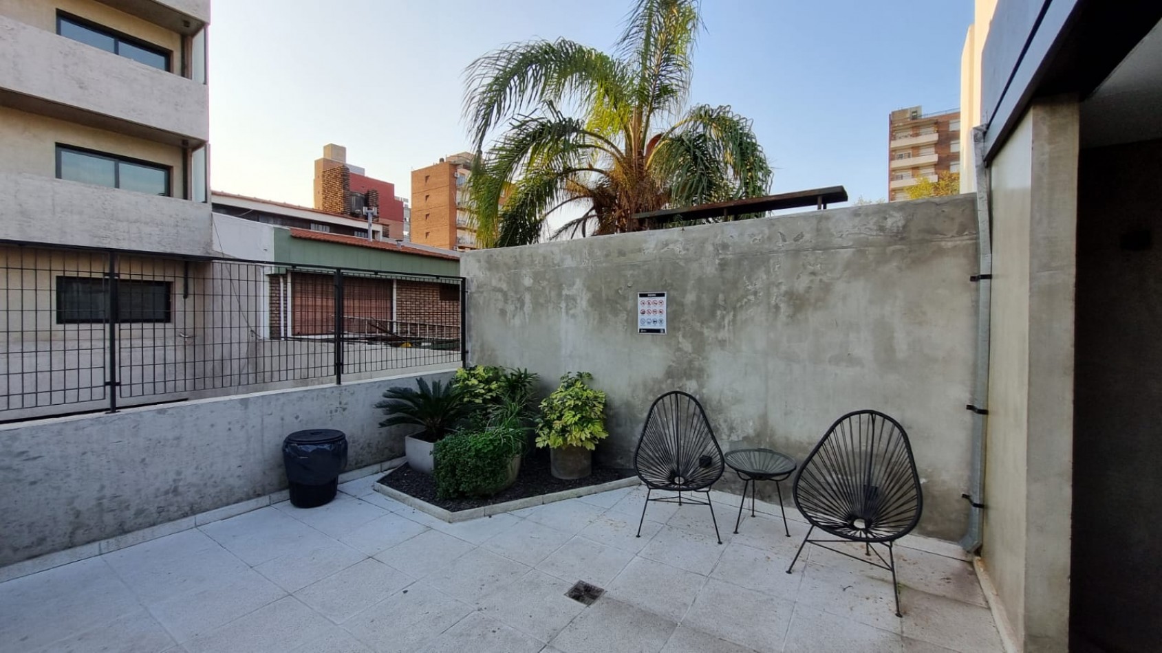 Amplio monoambiente con balcon y amenities - Cafferata 1500