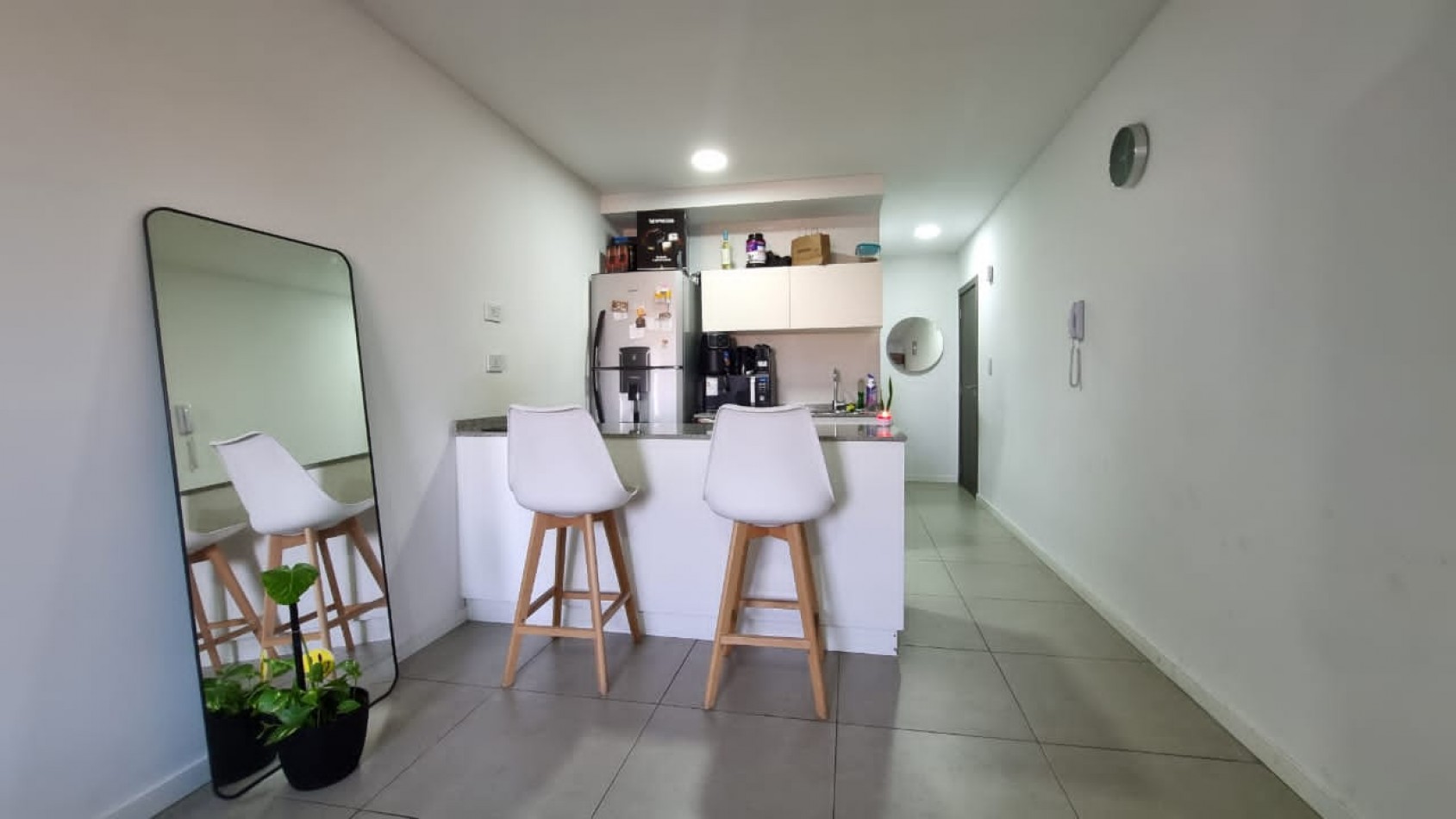 Amplio monoambiente con balcon y amenities - Cafferata 1500