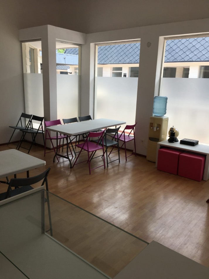 Alquiler local centrico en Funes. Galeria Paseo Victoria