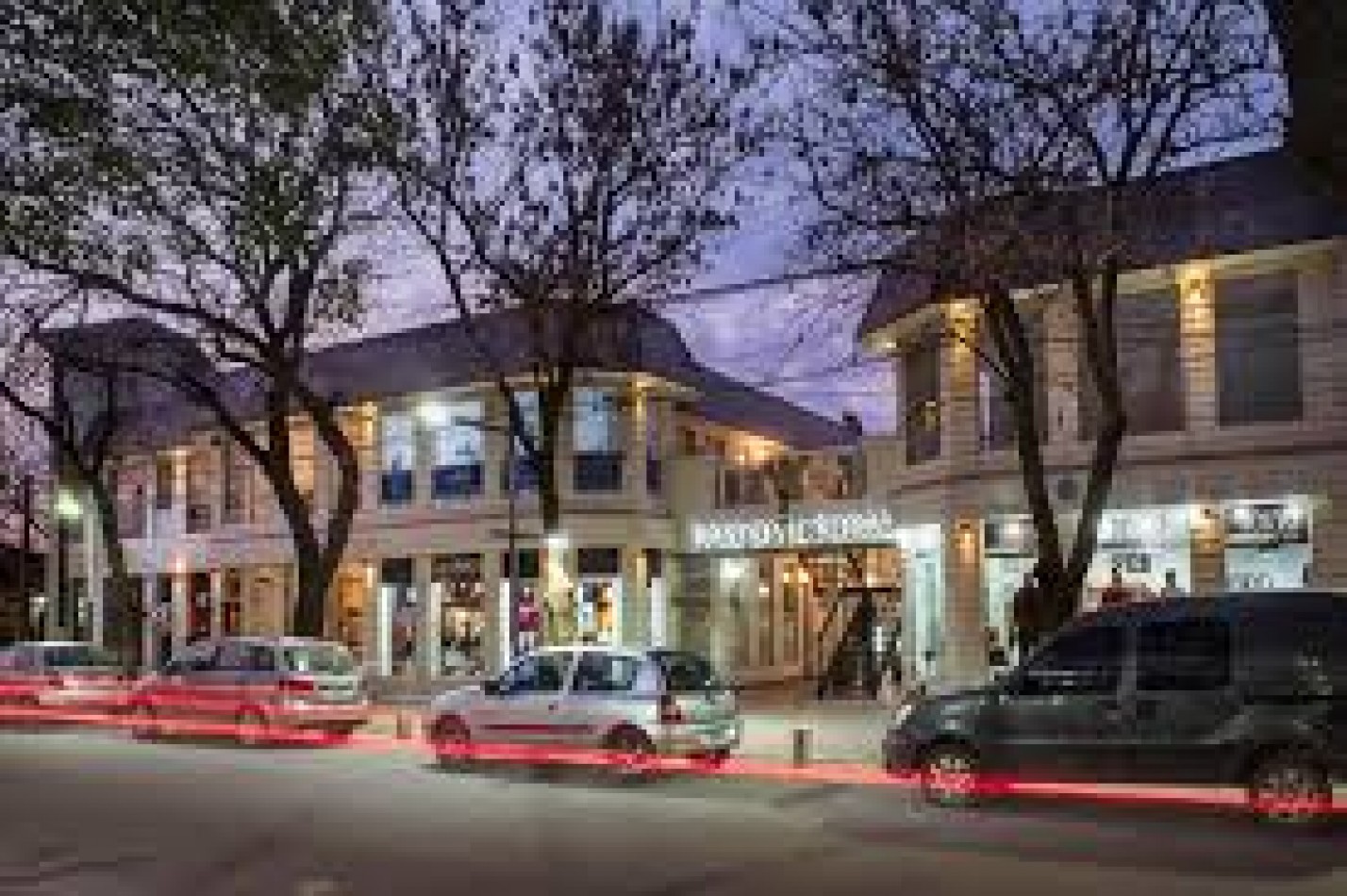 Alquiler local centrico en Funes. Galeria Paseo Victoria