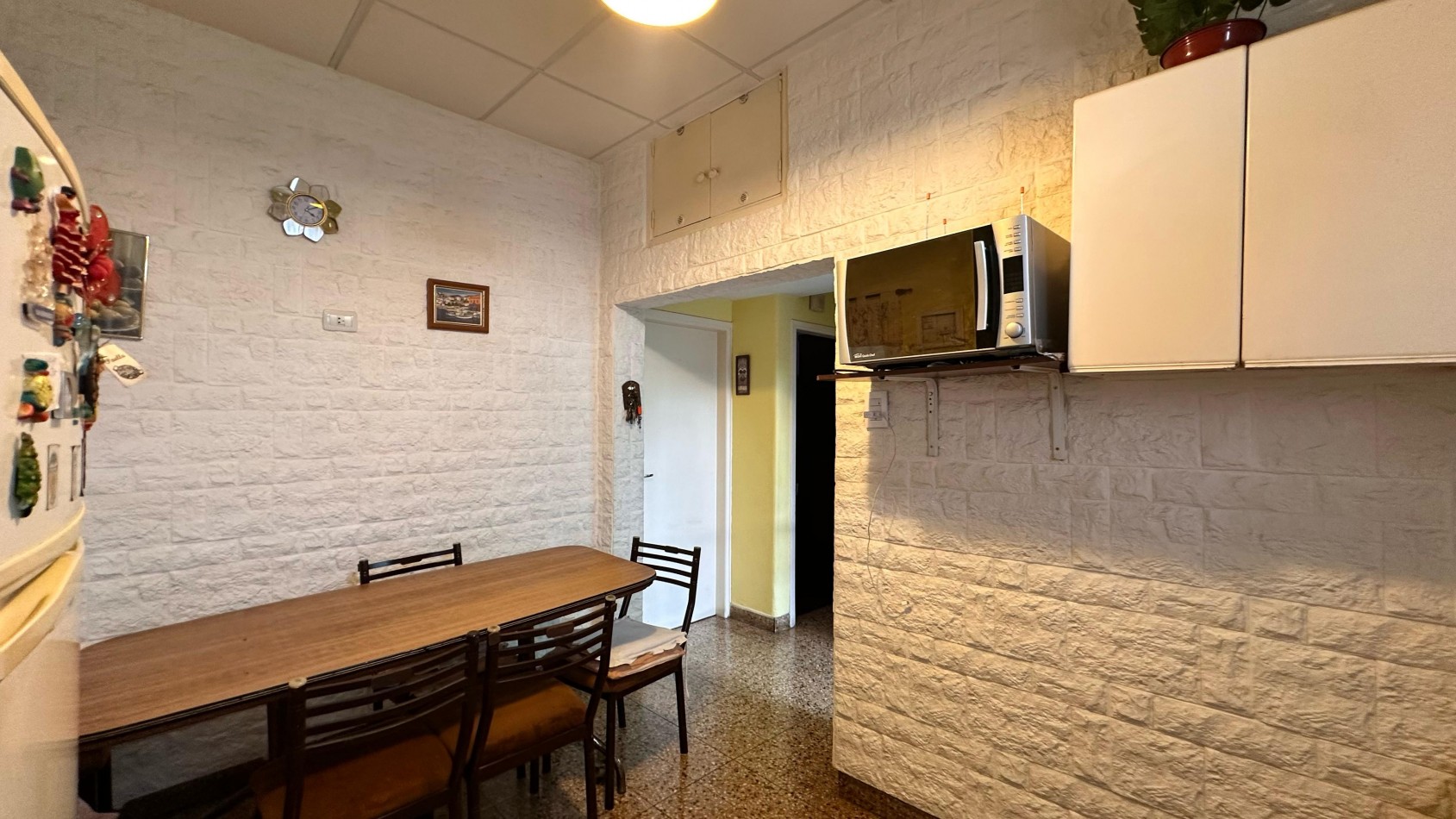 VENTA Casa al frente - Un dormitorio, galeria, patio, terraza - BARRIO BELLA VISTA