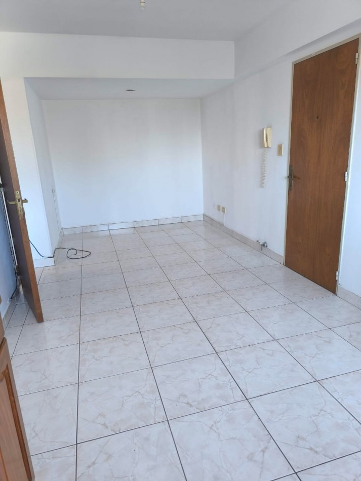 ALQUILER UN DORMITORIO CENTRICO. Maipu 1500