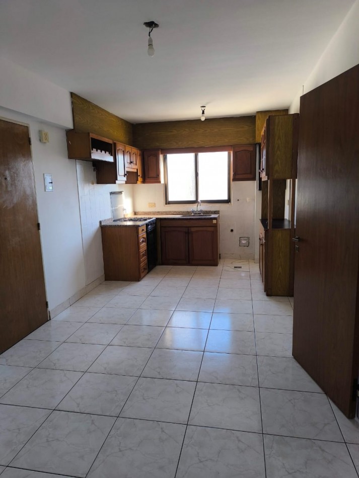 ALQUILER UN DORMITORIO CENTRICO. Maipu 1500