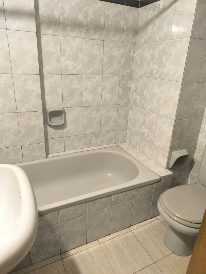 ALQUILER UN DORMITORIO CENTRICO. Maipu 1500