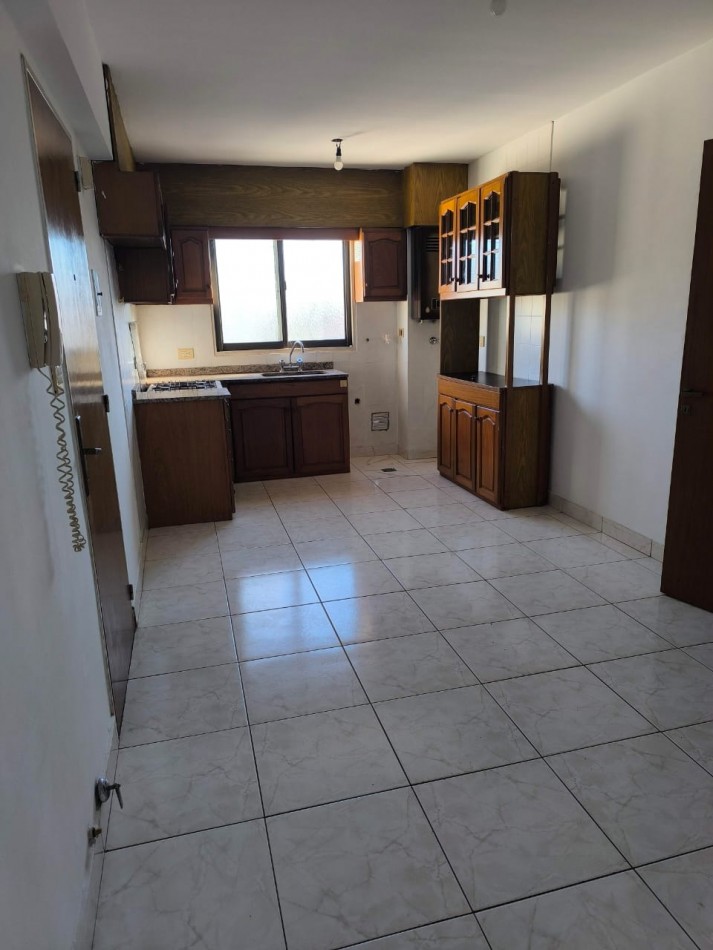 ALQUILER UN DORMITORIO CENTRICO. Maipu 1500