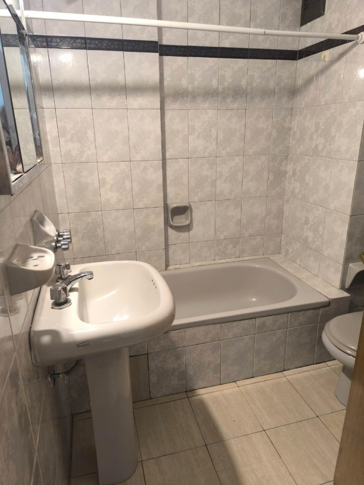 ALQUILER UN DORMITORIO CENTRICO. Maipu 1500