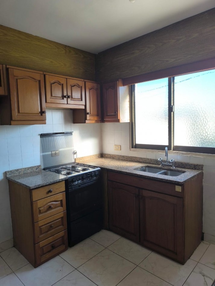 ALQUILER UN DORMITORIO CENTRICO. Maipu 1500