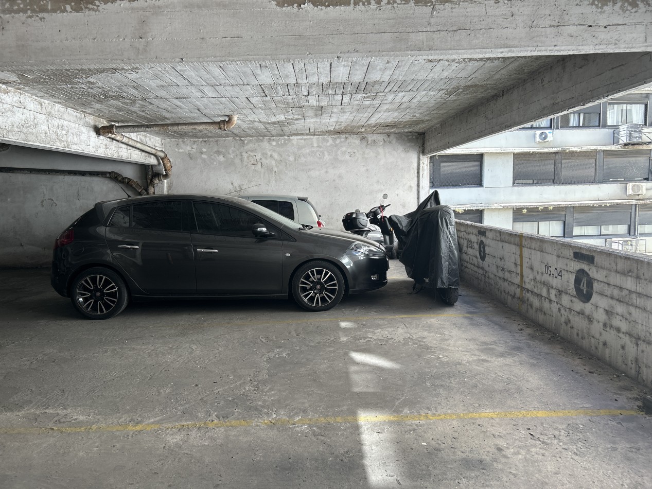 EN VENTA! COCHERA. 1ro de Mayo 900