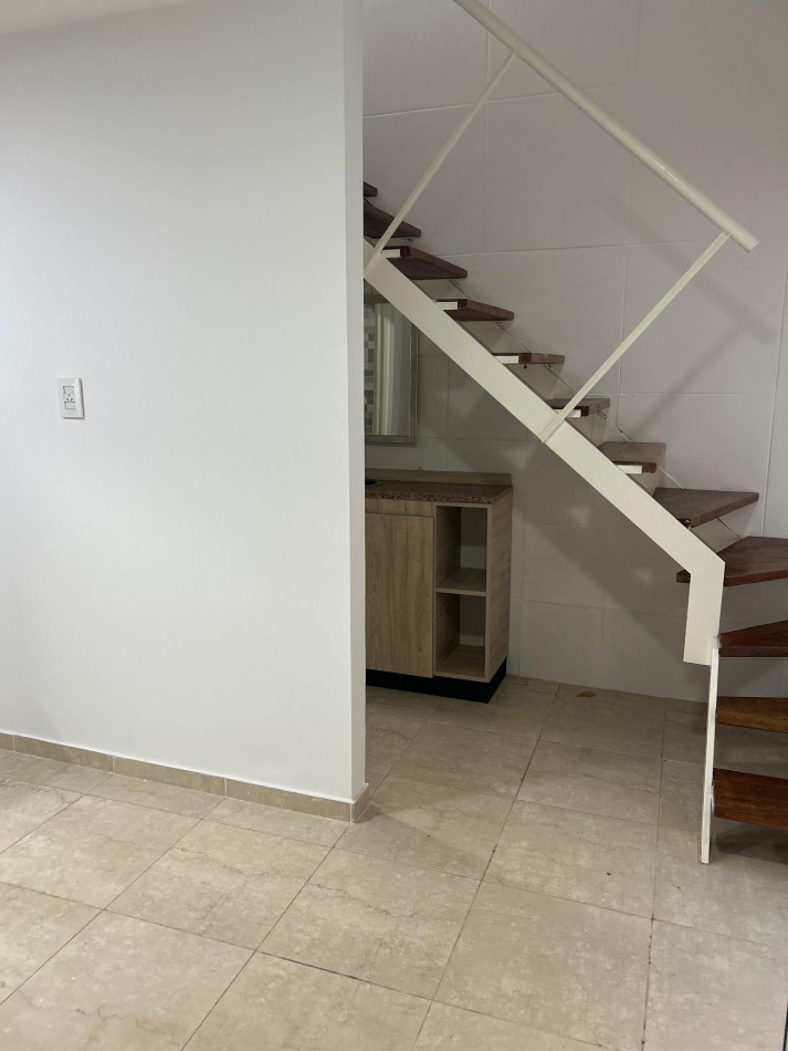 OPORTUNIDAD! UNIDAD TIPO DUPLEX. SAN LUIS 2000