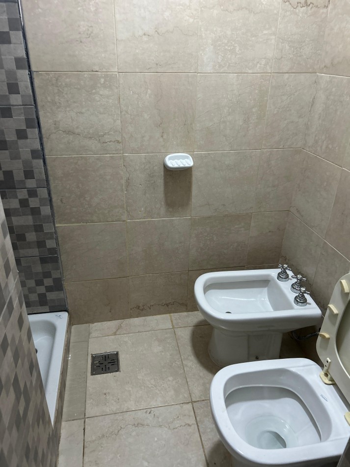 OPORTUNIDAD! UNIDAD TIPO DUPLEX. SAN LUIS 2000