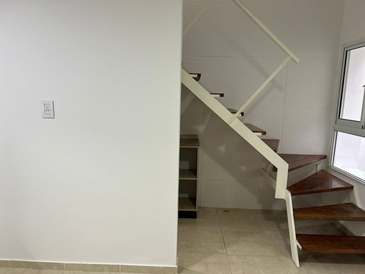 OPORTUNIDAD! UNIDAD TIPO DUPLEX. SAN LUIS 2000