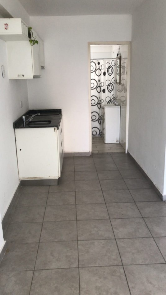 OPORTUNIDAD!. MONOAMBIENTE. Pte Roca 2700