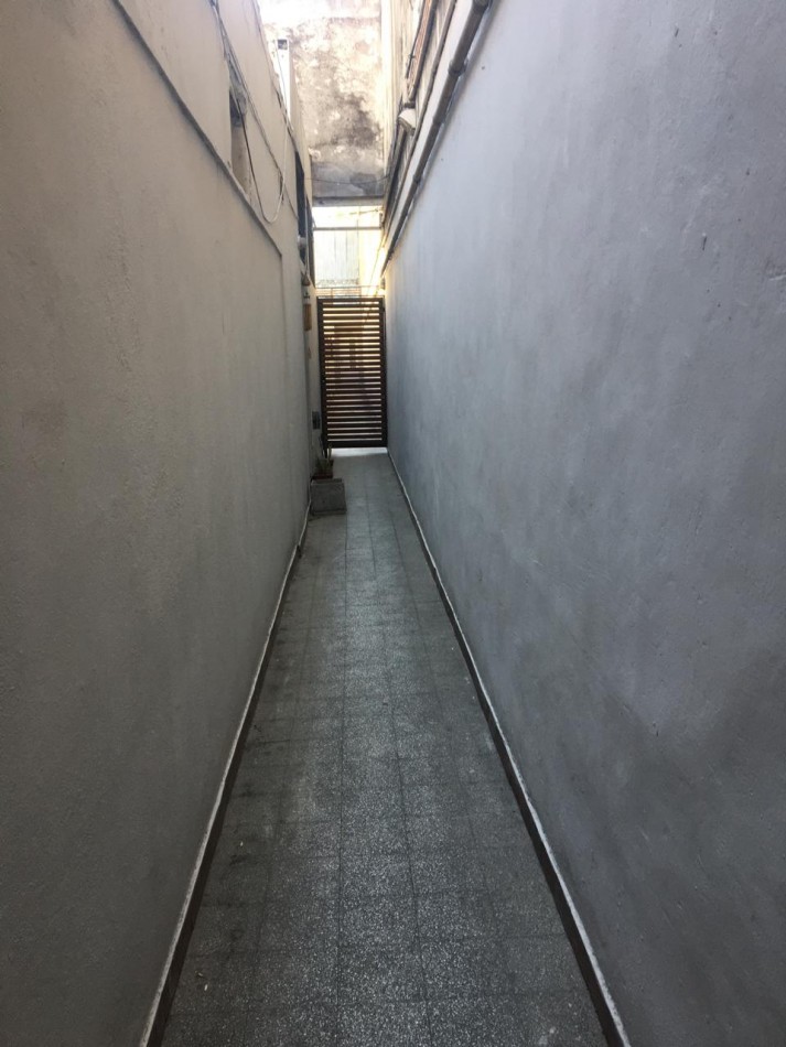 ¡EN ALQUILER! Depto de pasillo ¡AMUEBLADO!. en duplex. Pueyrredon 800