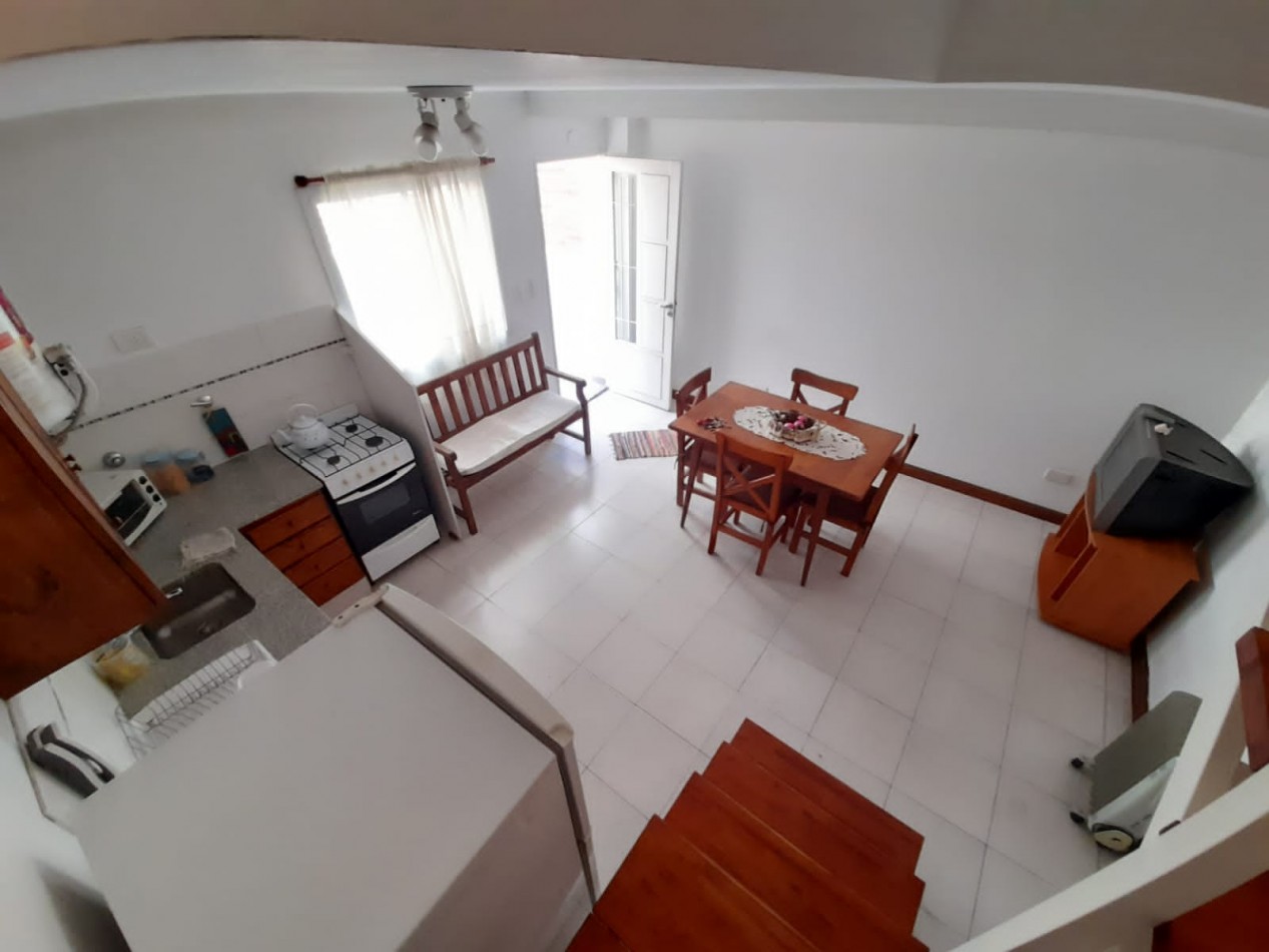 ¡EN ALQUILER! Depto de pasillo ¡AMUEBLADO!. en duplex. Pueyrredon 800
