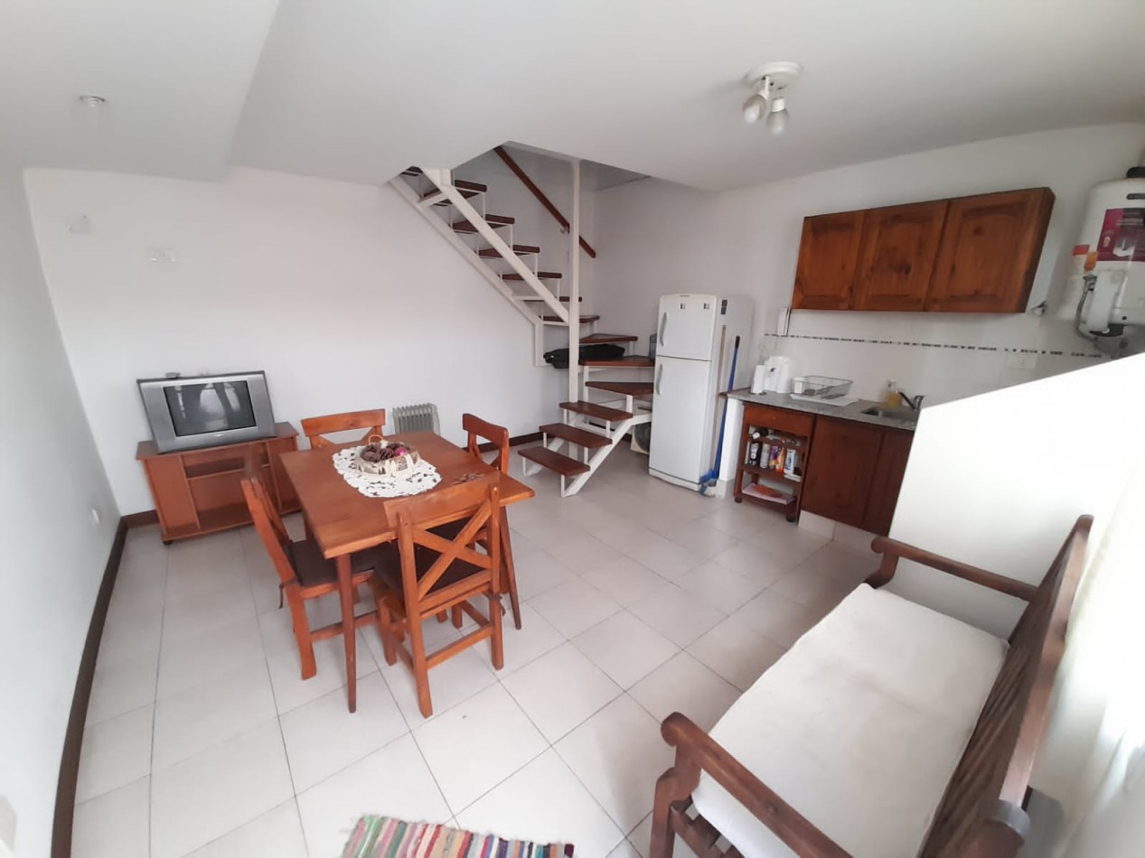 ¡EN ALQUILER! Depto de pasillo ¡AMUEBLADO!. en duplex. Pueyrredon 800