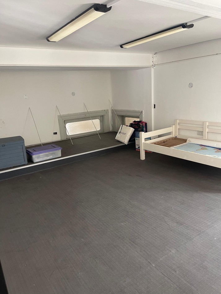 ¡ALQUILER! Departamento de categoria, ideal para uso profesional. Entre rios 500