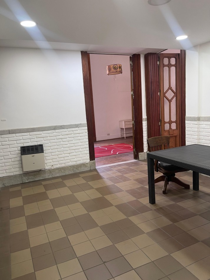 ¡ALQUILER! Departamento de categoria, ideal para uso profesional. Entre rios 500