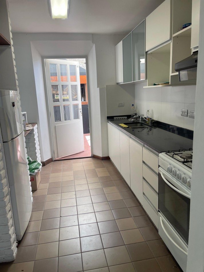 ¡ALQUILER! Departamento de categoria, ideal para uso profesional. Entre rios 500