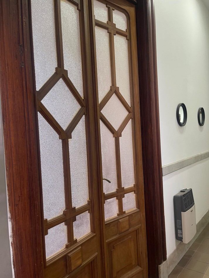 ¡ALQUILER! Departamento de categoria, ideal para uso profesional. Entre rios 500