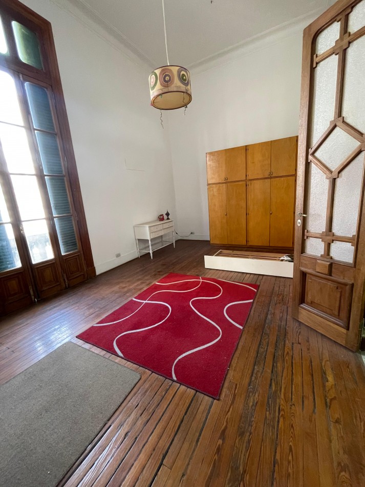 ¡ALQUILER! Departamento de categoria, ideal para uso profesional. Entre rios 500